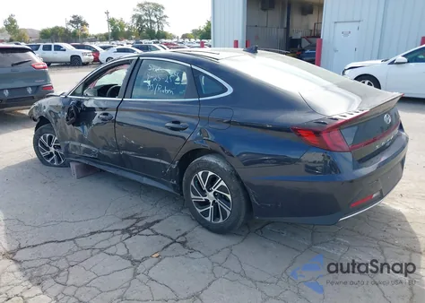 2021 Hyundai Sonata Hybrid/Blue z USA, uszkodzony, nr VIN KMHL24AJ2MA025872